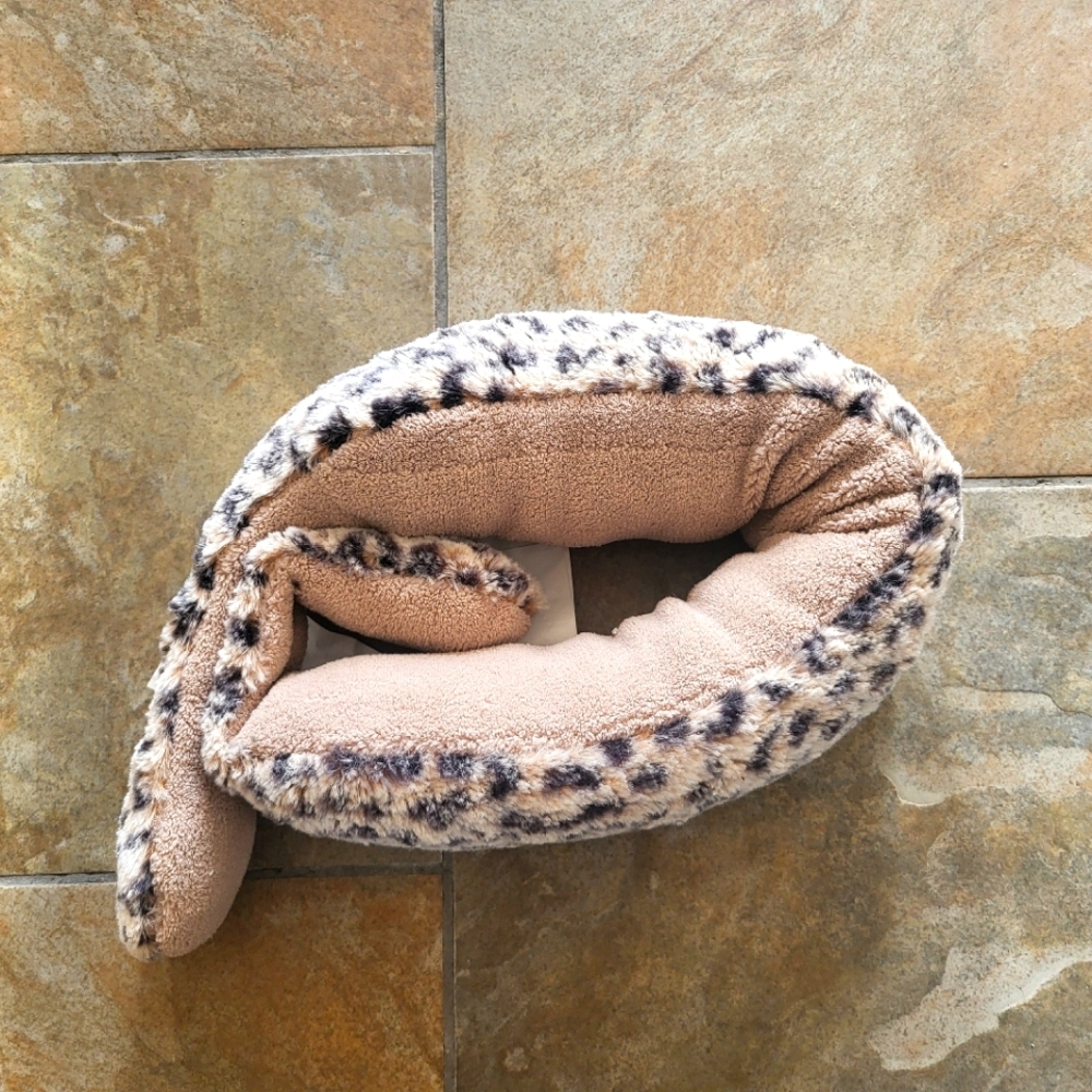 Neck Massager, Leopard Print, Fuzzy, Warm, NWOT